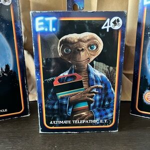 Ultimate E.T. Action Figure with Blue Plaid Robe